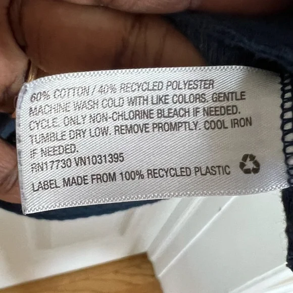 Universal Thread Henley - Picture 6 of 6